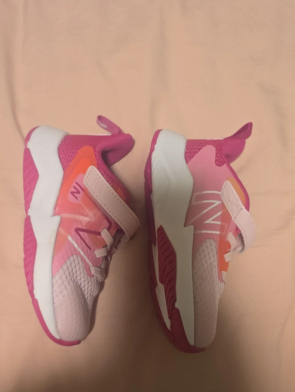 New Balance Pink and Coral Kids Hook-and-Loop Sneakers Size 8.5 - Picture 4 of 6